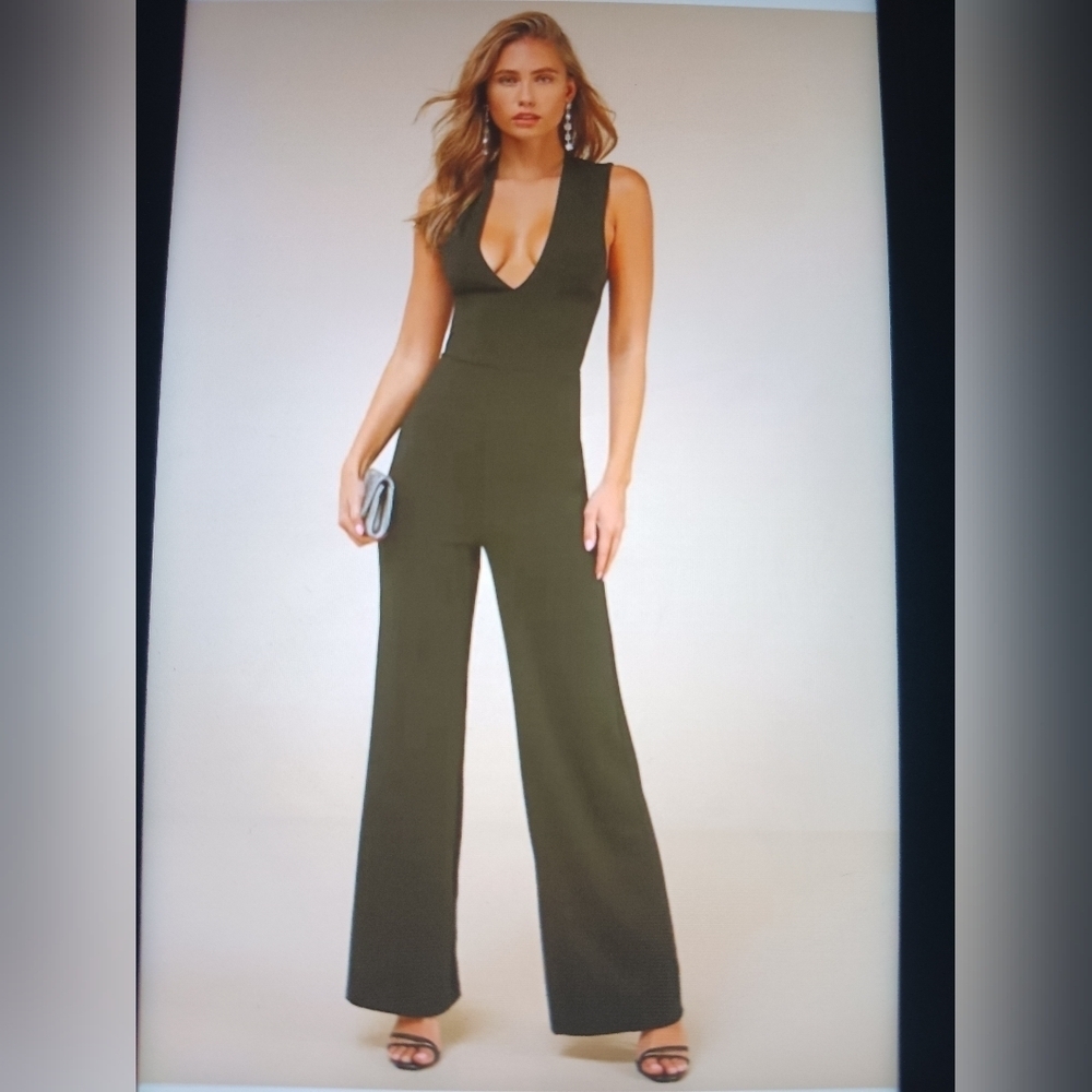 Lulu's black  Jumpsuit Sleek Modern Design